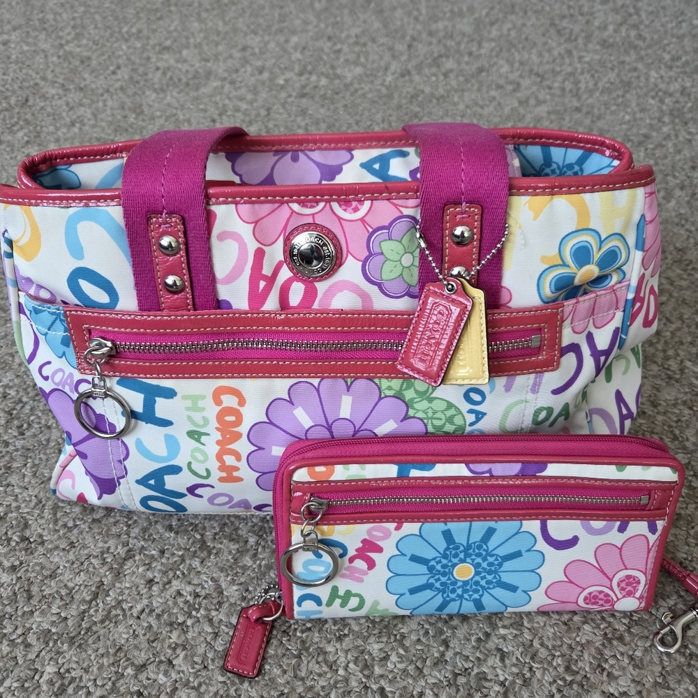 NEW Coach Daisy Multicolor Floral Shoulder Bag and Wallet Set